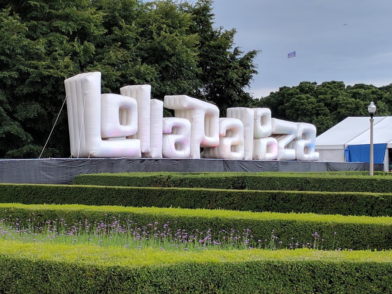 Lollapalooza%3A+What+to+Expect+at+a+Music+Festival