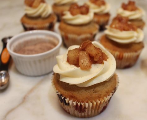 How to Make Apple Pie Cupcakes, a Must-Have for Fall