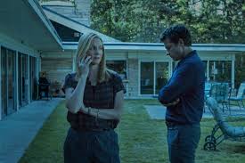 Jason Bateman and Laura Linney as the clever money laundering Bryde family.