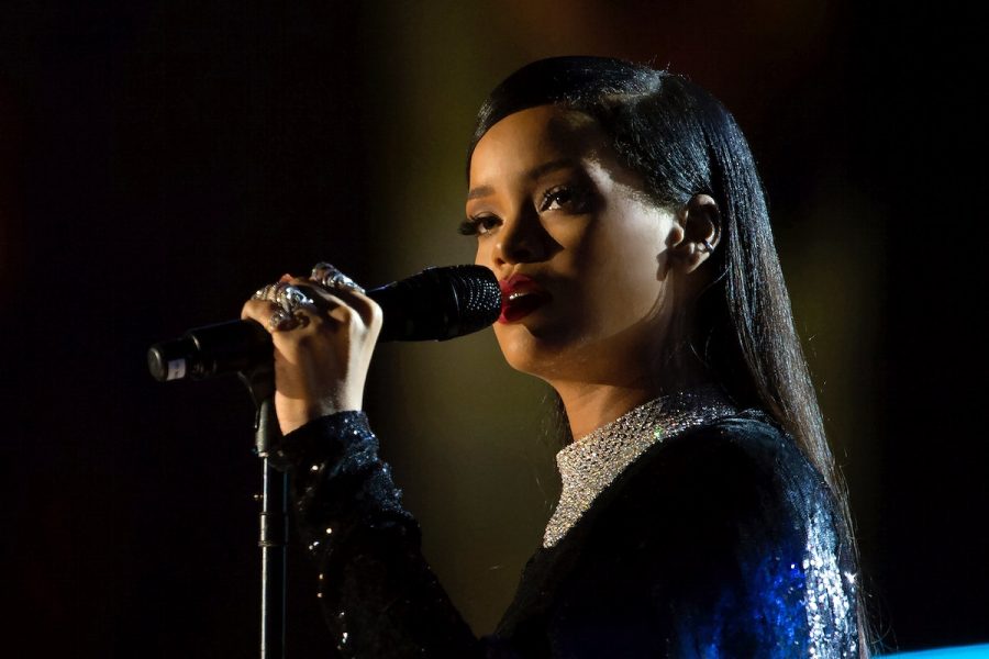 Rihanna+sings+during+The+Concert+for+Valor+in+Washington%2C+D.C.+Nov.+11%2C+2014.+Original+public+domain+image+from+Flickr