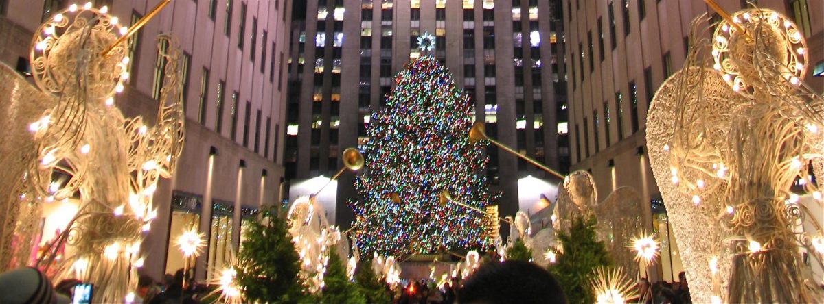 Christmas+Tree+and+Christmas+Decoration+in+front+of+the+Rockefeller+Center%2C+Manhattan%2C+New+York+City+%282011%29+from+commons.wikimedia.org