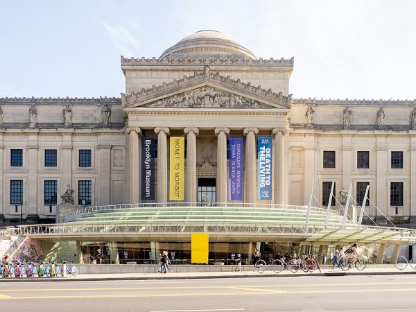 A picture of the Brooklyn Museum's facade