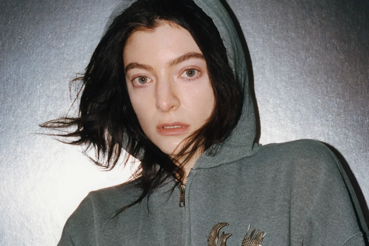 Image from https://www.rollingstone.com/music/music-news/lorde-2025-ultrasound-world-tour-dates-1235334467/