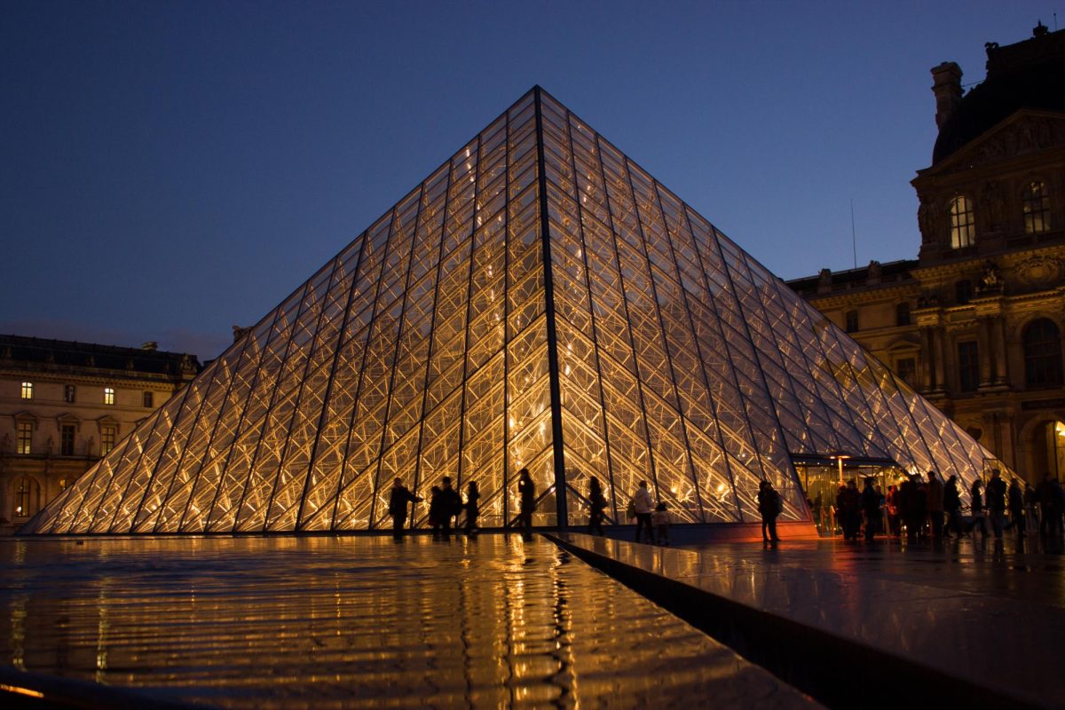 Priceless Jewels Vanish from the Louvre