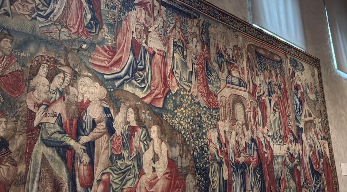 Real tapestry from Europe in the Middle Ages displayed at the MET Cloisters. (Image taken by the writers)